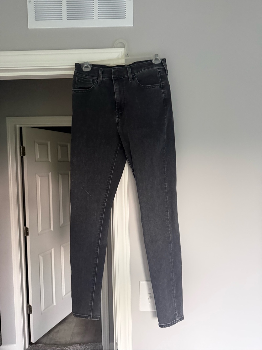 Levi's Women's Skinny Jeans in Washed Black